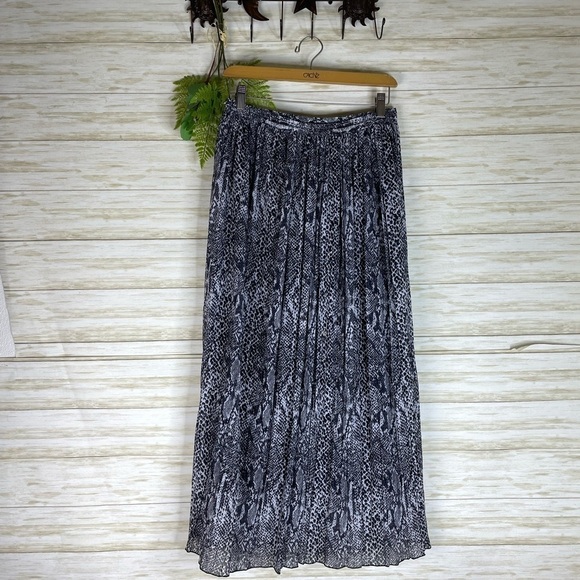 Cathy Daniels Gray Leopard Animal Print Pleated Maxi Skirt - Picture 2 of 6